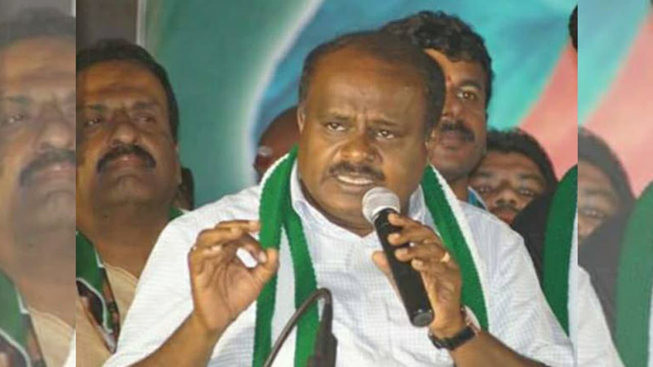 ಸಮ್ಮಿಶ್ರ ಸರ್ಕಾರದ ಸುಳಿವು ನೀಡಿದ ಕುಮಾರಸ್ವಾಮಿ ಸಮ್ಮಿಶ್ರ ಸರ್ಕಾರದ ಸುಳಿವು ನೀಡಿದ ಕುಮಾರಸ್ವಾಮಿ