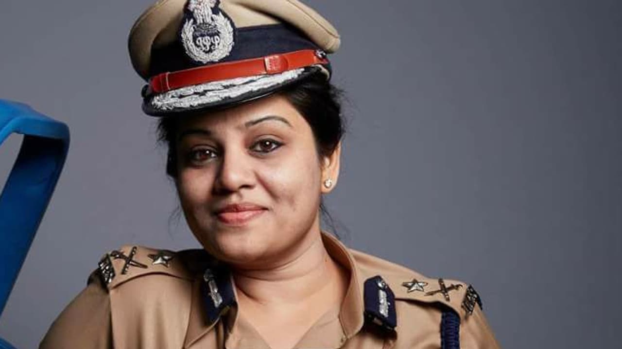 ರೋಹಿಣಿ ಸಿಂಧೂರಿ ಬಳಿಕ ಡಿ.ರೂಪಾಗೂ ಹುದ್ದೆ ನೀಡಿದ ಸರ್ಕಾರ: ಯಾವ ವಿಭಾಗದಲ್ಲಿ ಗೊತ್ತಾ? ರೋಹಿಣಿ ಸಿಂಧೂರಿ ಬಳಿಕ ಡಿ.ರೂಪಾಗೂ ಹುದ್ದೆ ನೀಡಿದ ಸರ್ಕಾರ: ಯಾವ ವಿಭಾಗದಲ್ಲಿ ಗೊತ್ತಾ?