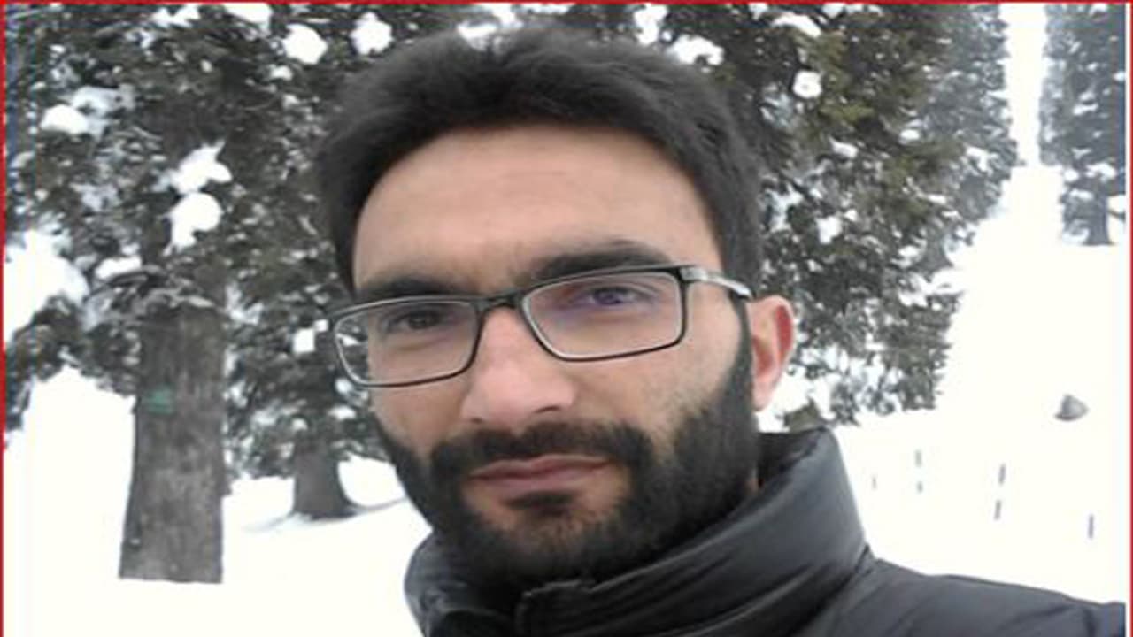 ಅಪ್ಪ ನನ್ನನ್ನು ಕ್ಷಮಿಸು, ಅಲ್ಲಾನ ಬಳಿ ಹೋಗುತ್ತಿದ್ದೇನೆ ಅಪ್ಪ ನನ್ನನ್ನು ಕ್ಷಮಿಸು, ಅಲ್ಲಾನ ಬಳಿ ಹೋಗುತ್ತಿದ್ದೇನೆ