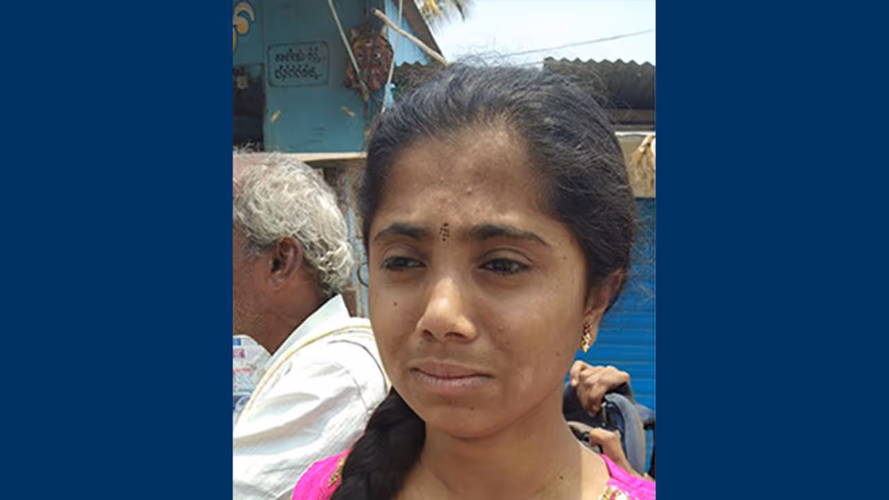 ತಂದೆ ಸಾವಲ್ಲೂ ಪರೀಕ್ಷೆ ಬರೆದ ವಿದ್ಯಾರ್ಥಿನಿಗೆ 80% ಅಂಕ ತಂದೆ ಸಾವಲ್ಲೂ ಪರೀಕ್ಷೆ ಬರೆದ ವಿದ್ಯಾರ್ಥಿನಿಗೆ 80% ಅಂಕ