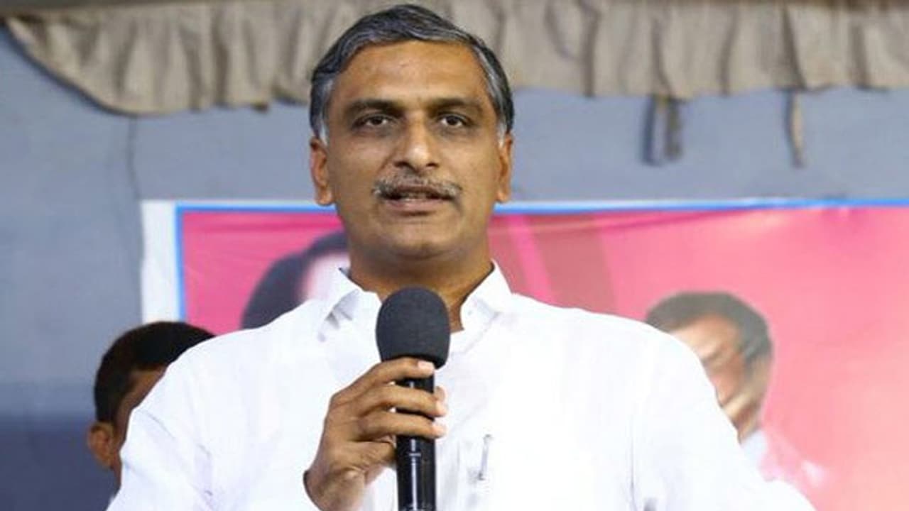 తెలంగాణ పాలిట శనిలా తయారయ్యాడు: చంద్రబాబుపై హరీష్ ధ్వజం