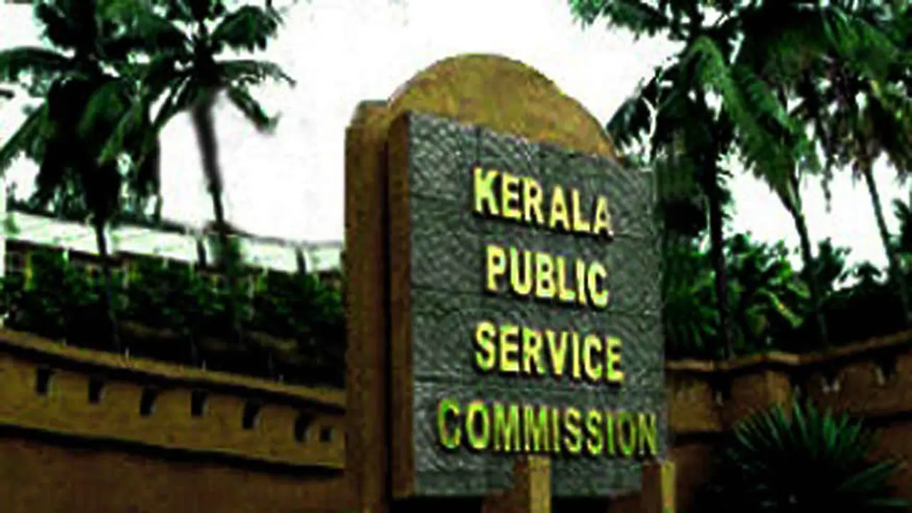 Kerala porter Sreenath aces KPSC examination by effectively using free Wi Fi