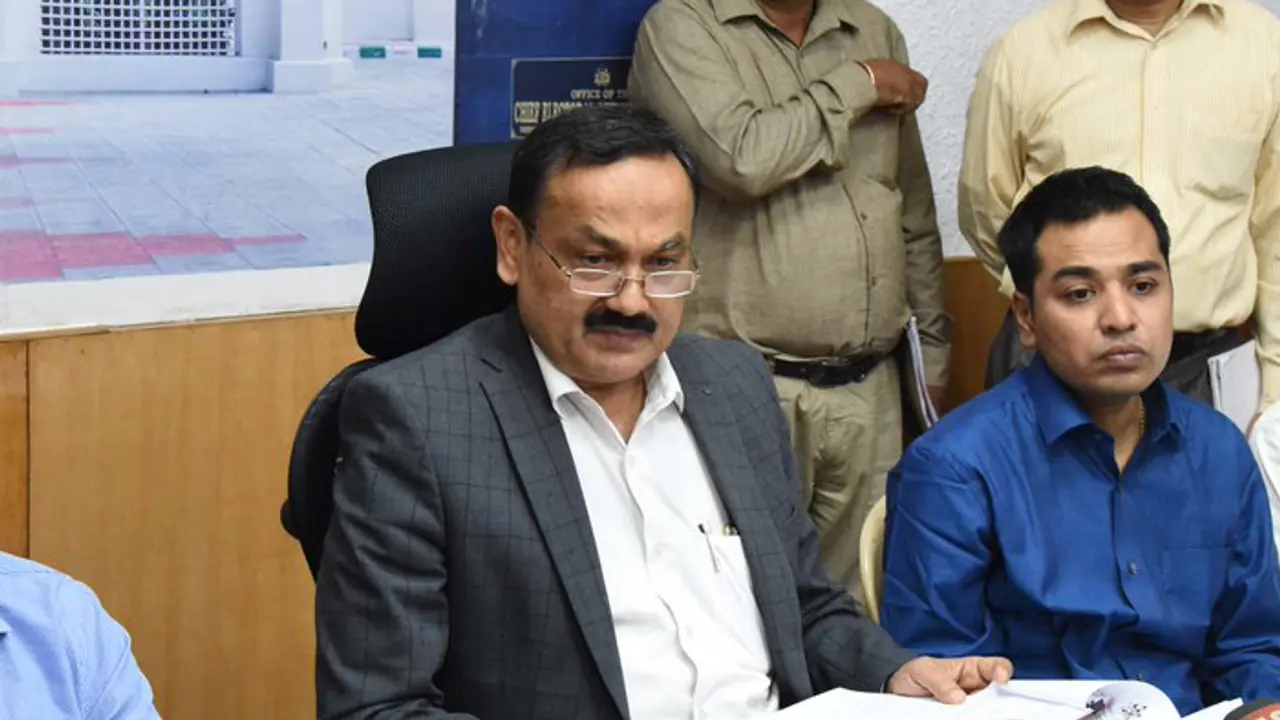 ವೋಟರ್ ಐಡಿ: ಕಪ್ಪು ಬಿಳುಪು ಫೋಟೋವನ್ನು ಕಲರ್ಗೆ ಬದಲಾಯಿಸಿಕೊಳ್ಳಲು ಅವಕಾಶ ವೋಟರ್ ಐಡಿ: ಕಪ್ಪು ಬಿಳುಪು ಫೋಟೋವನ್ನು ಕಲರ್ಗೆ ಬದಲಾಯಿಸಿಕೊಳ್ಳಲು ಅವಕಾಶ