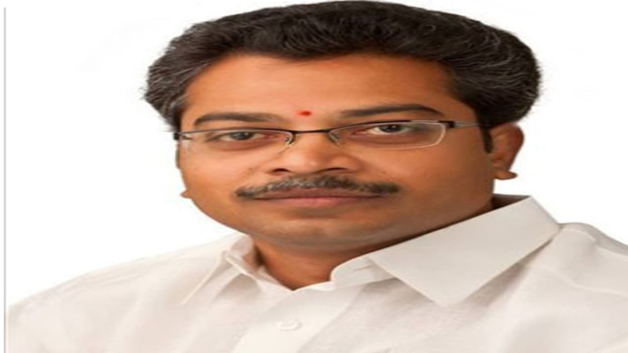 నేను టీడీపీలో చేరతానని దేవినేని ఉమా భయపడుతున్నాడు.. వైసీపీ ఎమ్మెల్యే వసంత కృష్ణ ప్రసాద్ నేను టీడీపీలో చేరతానని దేవినేని ఉమా భయపడుతున్నాడు.. వైసీపీ ఎమ్మెల్యే వసంత కృష్ణ ప్రసాద్