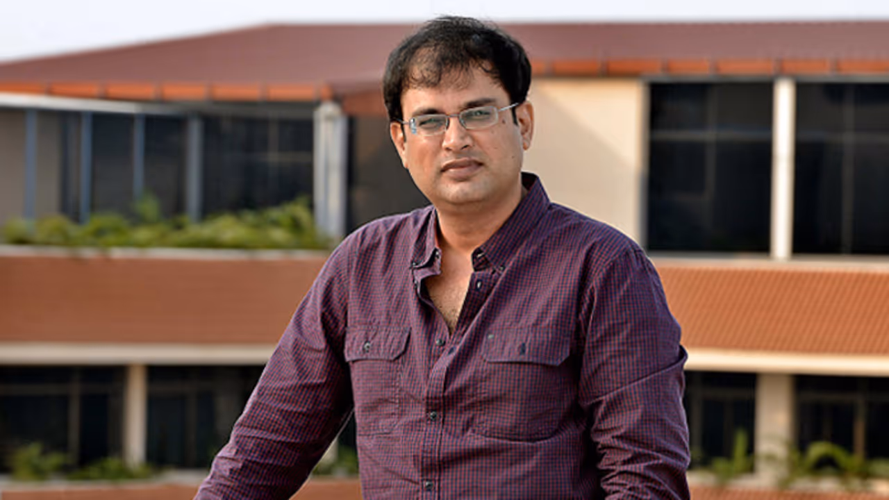 షాక్: వక్కంతం వంశీ ఏం చేస్తున్నాడో తెలుసా..? షాక్: వక్కంతం వంశీ ఏం చేస్తున్నాడో తెలుసా..?