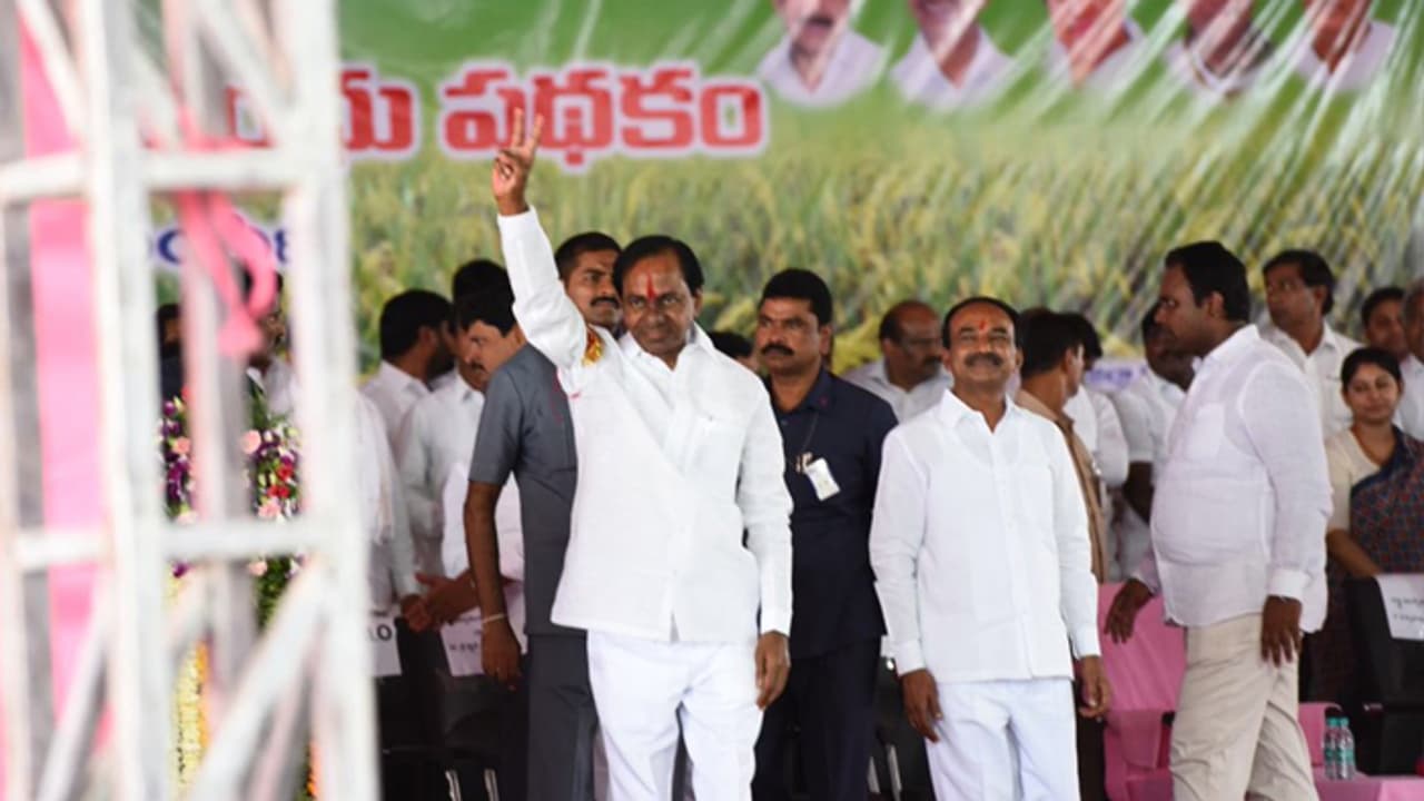కేసీఆర్కు షాక్: ఈటల సంచలన కామెంట్స్ కేసీఆర్కు షాక్: ఈటల సంచలన కామెంట్స్