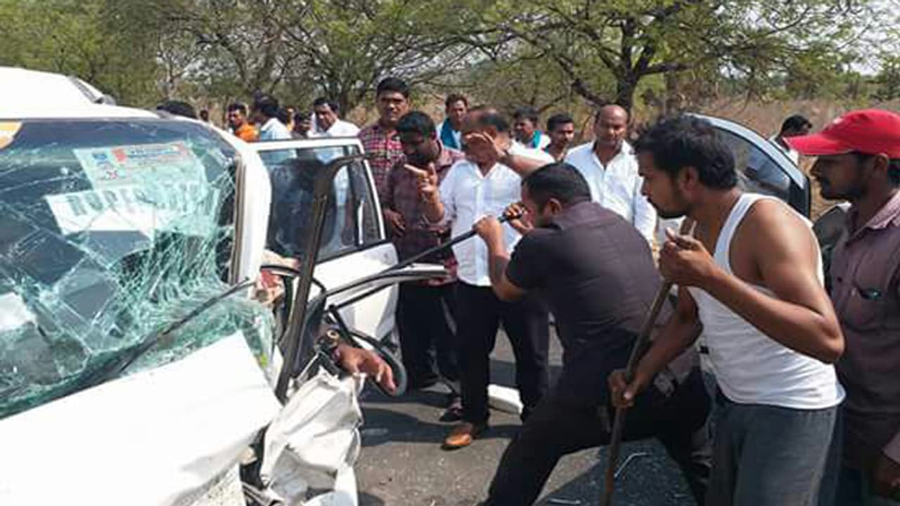 సిఎం కరీంనగర్ పర్యటనలో అపశృతి సిఎం కరీంనగర్ పర్యటనలో అపశృతి