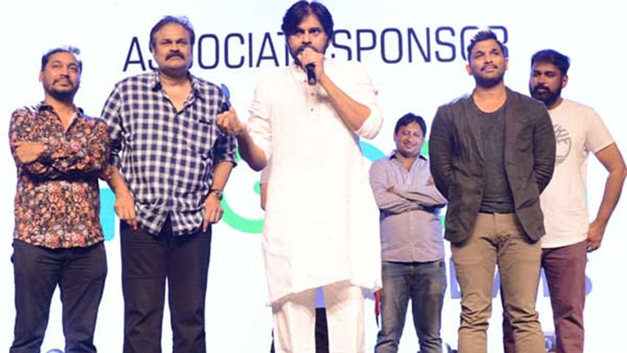 మాకు ఆ దమ్ముంది: పవన్పై జగన్ వ్యాఖ్యల మీద నాగబాబు మాకు ఆ దమ్ముంది: పవన్పై జగన్ వ్యాఖ్యల మీద నాగబాబు