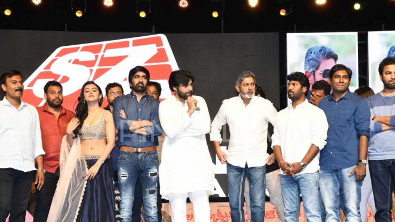 రవితేజ సిగ్గులేని హీరో : పవన్ కళ్యాణ్ రవితేజ సిగ్గులేని హీరో : పవన్ కళ్యాణ్