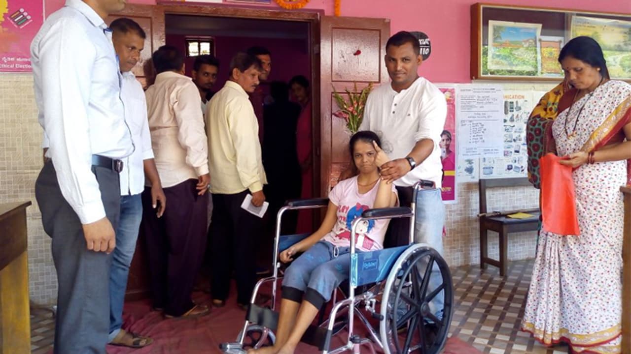 ಕರುನಾಡಿನಾದ್ಯಂತ ಪ್ರಜೆಗಳ ಹಬ್ಬ ಕರುನಾಡಿನಾದ್ಯಂತ ಪ್ರಜೆಗಳ ಹಬ್ಬ