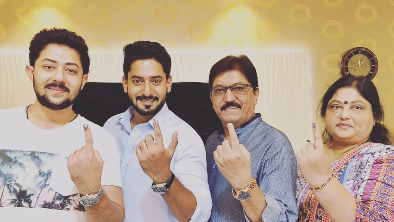 ಕರ್ನಾಟಕ ವೋಟಿಂಗ್: ಶೇ.70ರಷ್ಟು ಮತದಾನ, ಶಾಂತಿಯುತ ಕರ್ನಾಟಕ ವೋಟಿಂಗ್: ಶೇ.70ರಷ್ಟು ಮತದಾನ, ಶಾಂತಿಯುತ