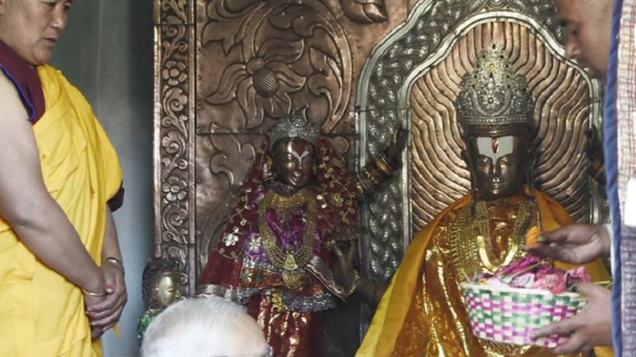 ಕರ್ನಾಟಕ ಜನತೆ ಮೇಲೆ ಪ್ರಭಾವ ಬೀರಲು ಮೋದಿ ನೇಪಾಳ ಮಂದಿರ ಭೇಟಿ: ಗೆಹ್ಲೋಟ್ ಕರ್ನಾಟಕ ಜನತೆ ಮೇಲೆ ಪ್ರಭಾವ ಬೀರಲು ಮೋದಿ ನೇಪಾಳ ಮಂದಿರ ಭೇಟಿ: ಗೆಹ್ಲೋಟ್