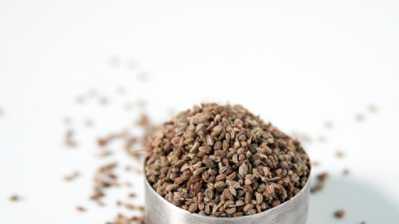 ತೂಕ ಕಡಿಮೆ ಮಾಡುತ್ತೆ ಓಮಿನ ಕಾಳಿನ ನೀರು, ಕುಡಿಯೋದು ಹೇಗೆ?