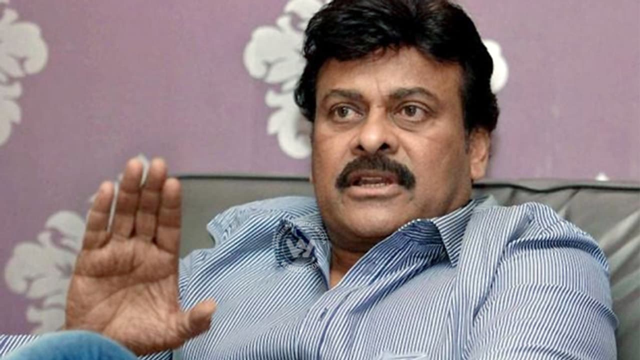 వేలు చూపించి మరీ హెచ్చరించిన చిరంజీవి.. ఎవరినో తెలుసా..? వేలు చూపించి మరీ హెచ్చరించిన చిరంజీవి.. ఎవరినో తెలుసా..?