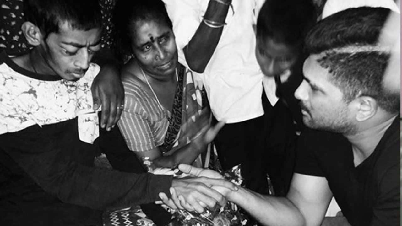 అభిమాని మరణం బన్నీని కలచివేసింది అభిమాని మరణం బన్నీని కలచివేసింది