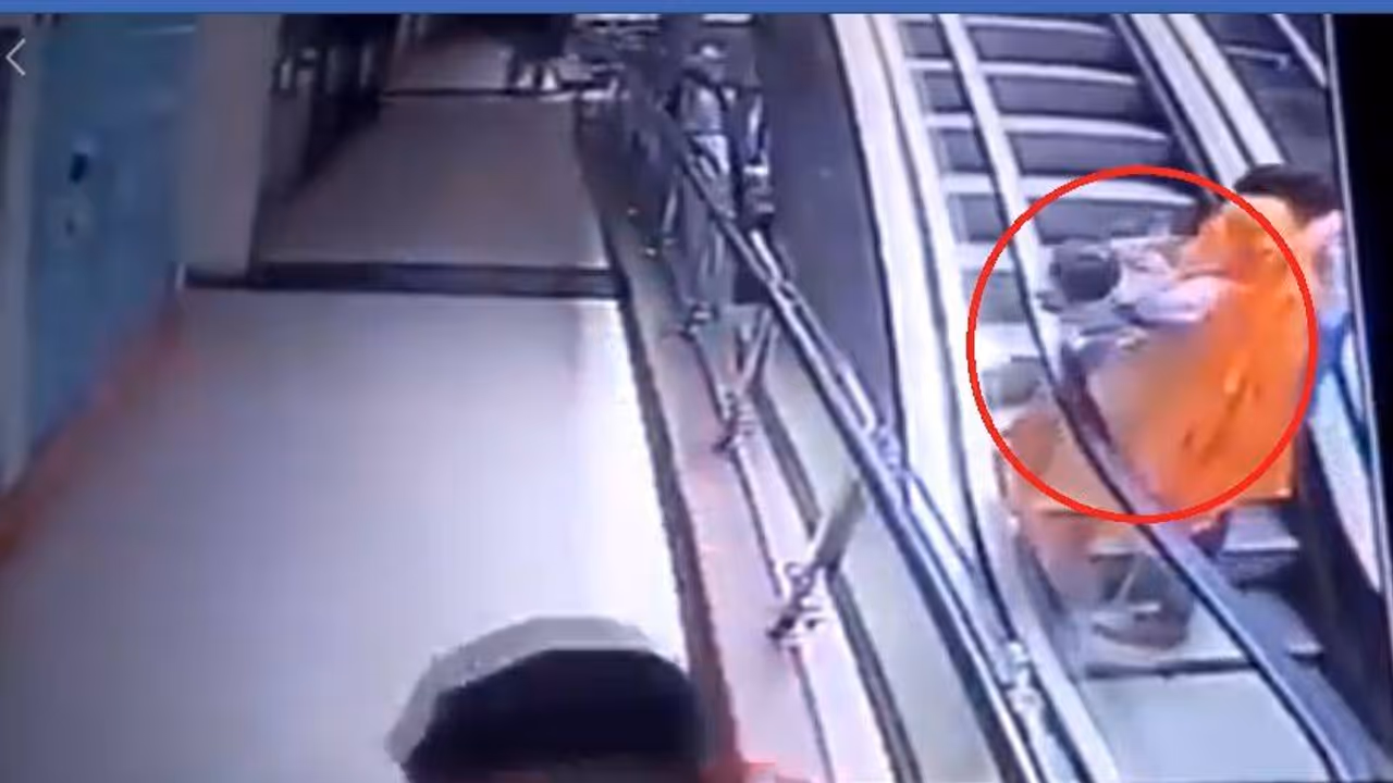 Toddler severely injured after falling off escalator in metro station, dies in hospital