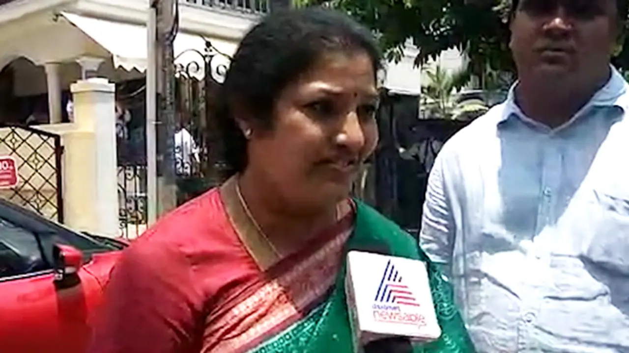 Andhra News: విశాఖ స్టీల్ ప్లాంట్ ప్రైవేటీకరణపై కేంద్రంతో చర్చించా...: పురంధేశ్వరి ఆసక్తికర వ్యాఖ్యలు Andhra News: విశాఖ స్టీల్ ప్లాంట్ ప్రైవేటీకరణపై కేంద్రంతో చర్చించా...: పురంధేశ్వరి ఆసక్తికర వ్యాఖ్యలు