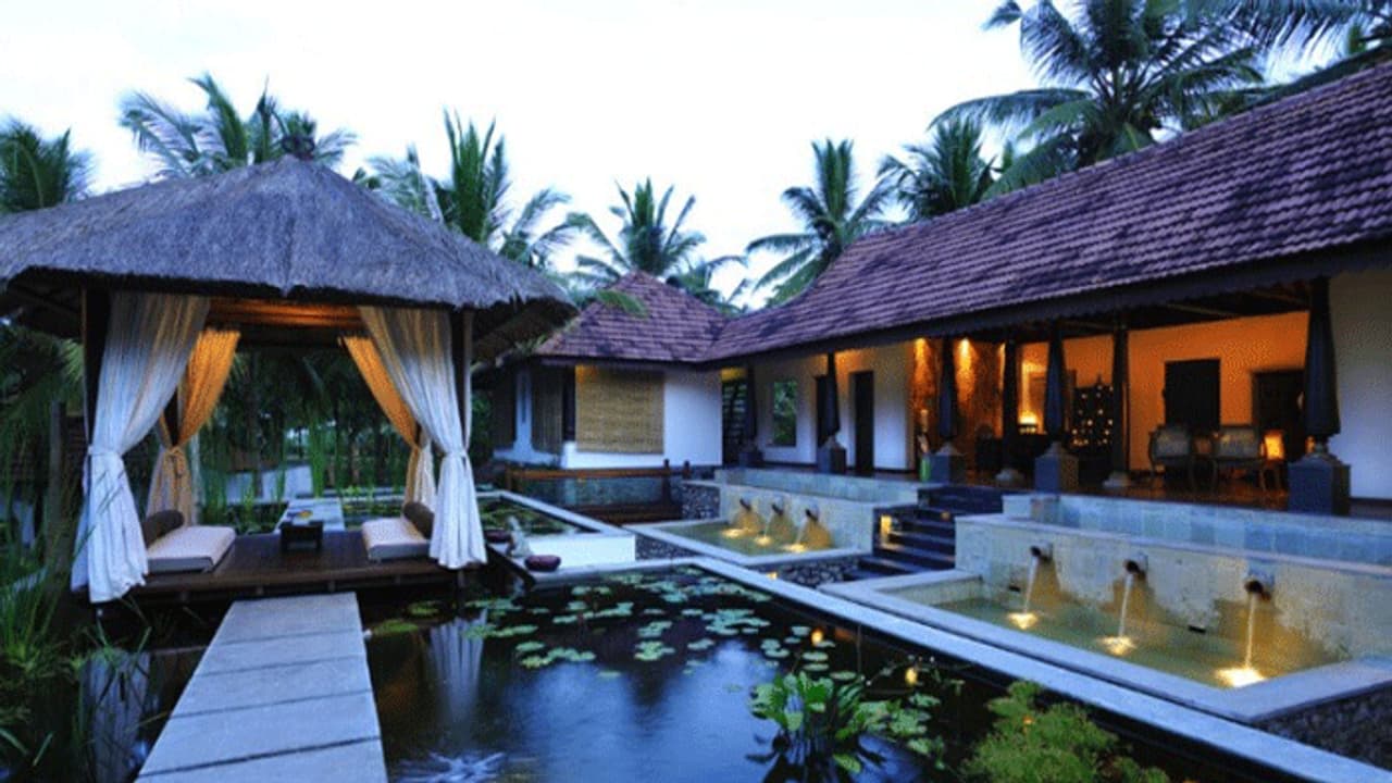 ಮಿನಿ ಗೋವಾ ಖ್ಯಾತಿಯ ವಿರೂಪಾಪುರಗಡ್ಡೆಯಲ್ಲಿ ರೆಸಾರ್ಟ್ಗಳೆಲ್ಲ ಖಾಲಿ ಖಾಲಿ! ಮಿನಿ ಗೋವಾ ಖ್ಯಾತಿಯ ವಿರೂಪಾಪುರಗಡ್ಡೆಯಲ್ಲಿ ರೆಸಾರ್ಟ್ಗಳೆಲ್ಲ ಖಾಲಿ ಖಾಲಿ!