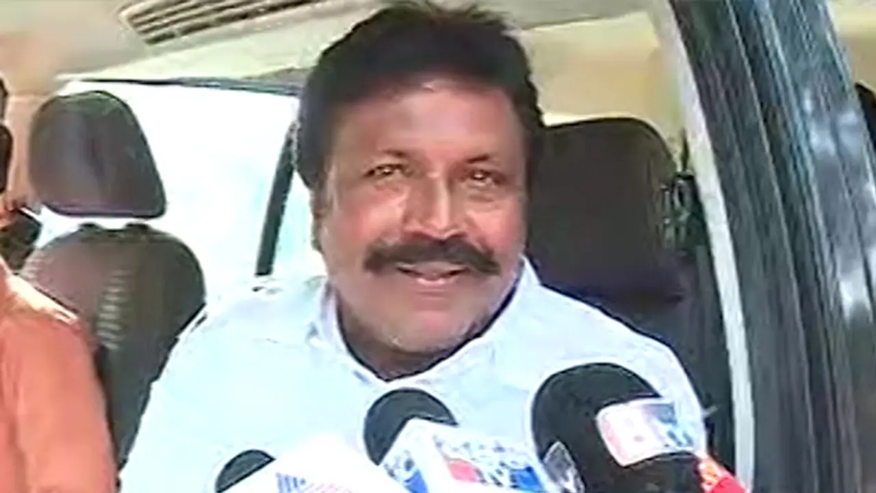 ನಕಲಿ ಬೀಜ ಮಾರಾಟ ಹಗರಣ: ತಪ್ಪಿತಸ್ಥರ ಮೇಲೆ ಮುಲಾಜಿಲ್ಲದೆ ಕ್ರಮ, ಸಚಿವ ಪಾಟೀಲ ನಕಲಿ ಬೀಜ ಮಾರಾಟ ಹಗರಣ: ತಪ್ಪಿತಸ್ಥರ ಮೇಲೆ ಮುಲಾಜಿಲ್ಲದೆ ಕ್ರಮ, ಸಚಿವ ಪಾಟೀಲ