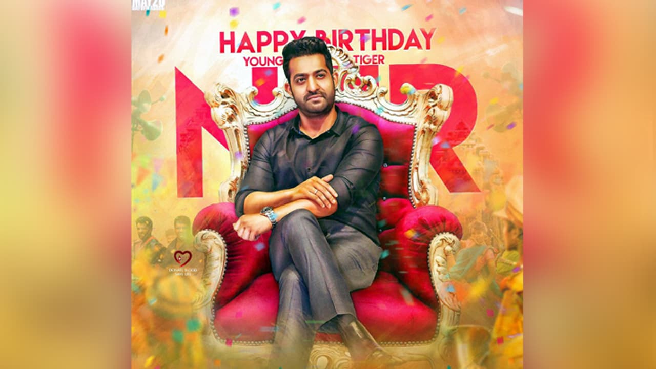 కళ్లు చెదిరేలా తారక్ బర్త్ డే ప్లాన్స్... ట్రెండ్ సెట్ చేస్తున్న ఫ్యాన్స్ కళ్లు చెదిరేలా తారక్ బర్త్ డే ప్లాన్స్... ట్రెండ్ సెట్ చేస్తున్న ఫ్యాన్స్