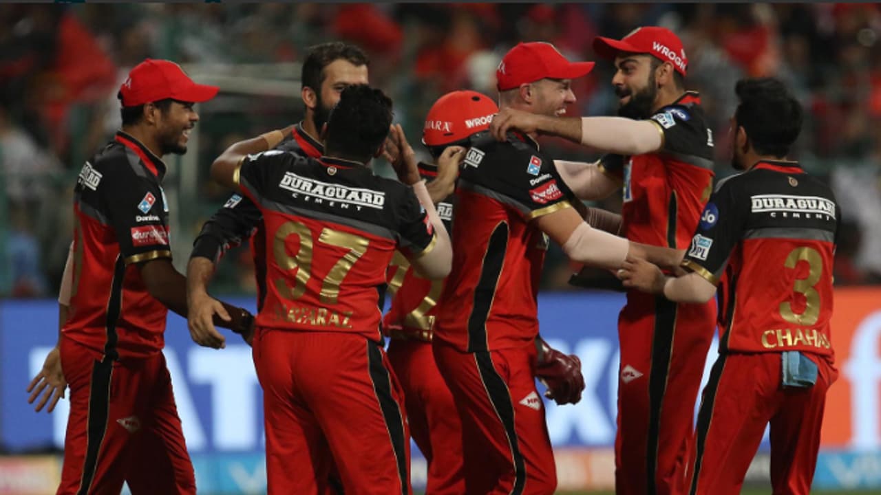 ಆರ್'ಸಿಬಿಗೆ ರೋಚಕ ಗೆಲುವು :ಪ್ಲೇಆಫ್ ಹಾದಿ ಜೀವಂತ ಆರ್'ಸಿಬಿಗೆ ರೋಚಕ ಗೆಲುವು :ಪ್ಲೇಆಫ್ ಹಾದಿ ಜೀವಂತ