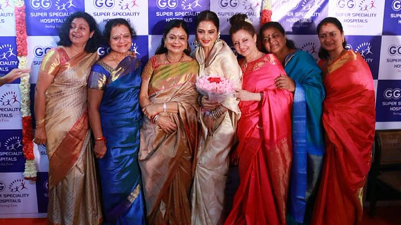 జెమినీ గనేశణ్ ఏడుగురు కూతుర్లు ఒకే ఫ్రేములో! జెమినీ గనేశణ్ ఏడుగురు కూతుర్లు ఒకే ఫ్రేములో!