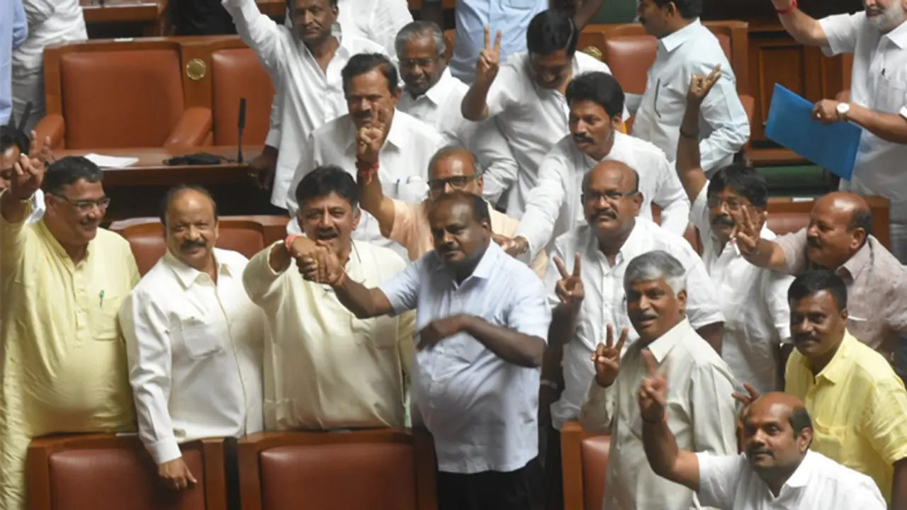 ಸೋಮವಾರ ಮುಖ್ಯಮಂತ್ರಿಯಾಗಿ ಎಚ್ಡಿಕೆ ಪ್ರಮಾಣ ವಚನ ಸೋಮವಾರ ಮುಖ್ಯಮಂತ್ರಿಯಾಗಿ ಎಚ್ಡಿಕೆ ಪ್ರಮಾಣ ವಚನ