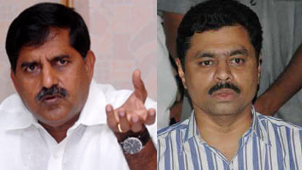 కాల్చేసే రోజులొస్తాయి: సిఎం రమేష్ పై ఆది సంచలన వ్యాఖ్యలు కాల్చేసే రోజులొస్తాయి: సిఎం రమేష్ పై ఆది సంచలన వ్యాఖ్యలు