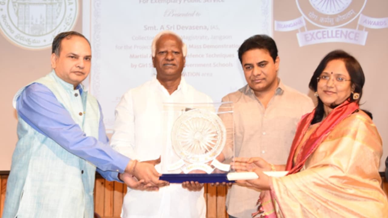 31 ఏళ్ల రాజకీయం, ఎకరం భూమిలేదు : కడియం ఉద్వేగం 31 ఏళ్ల రాజకీయం, ఎకరం భూమిలేదు : కడియం ఉద్వేగం