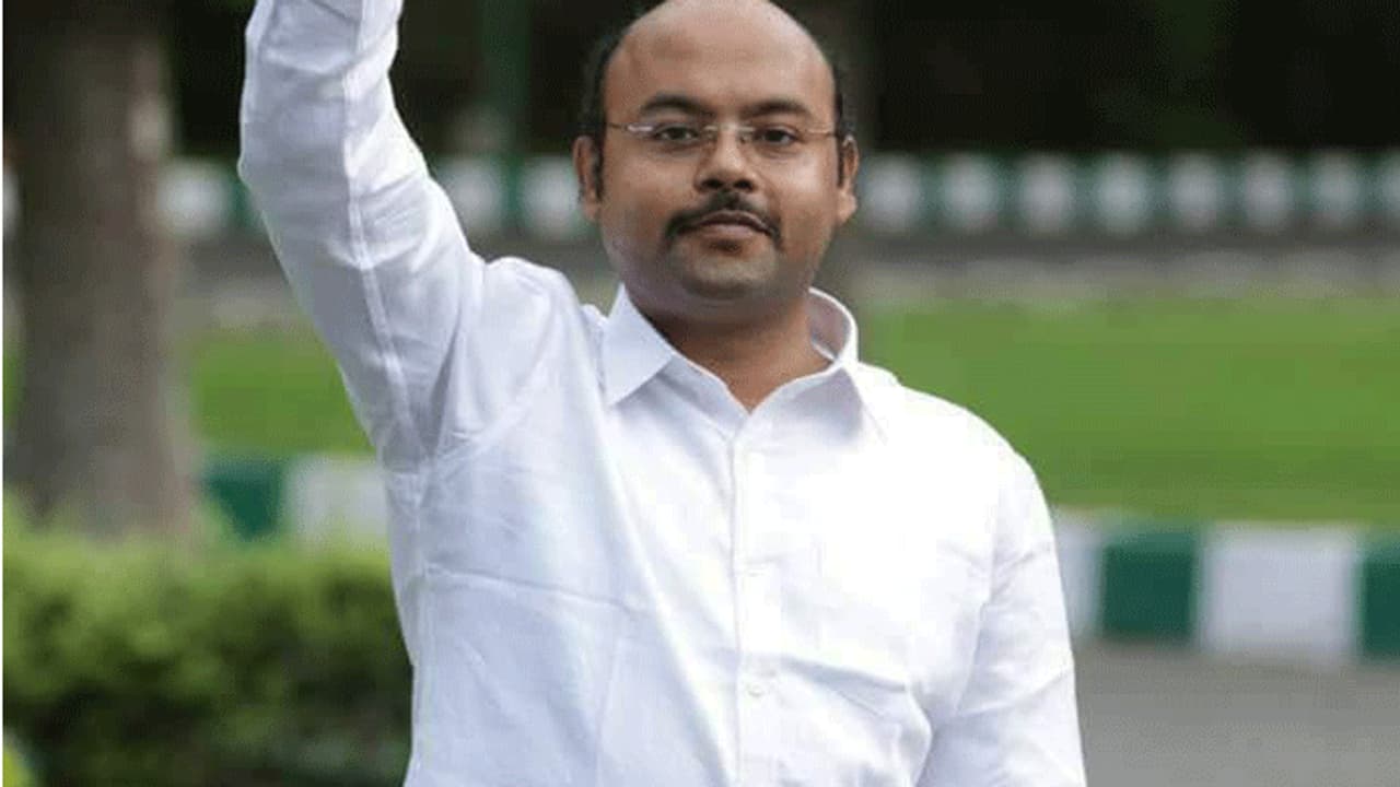  ಬೈಕ್‌ನಲ್ಲಿ ಕುಂದುಕೊರತೆ ವೀಕ್ಷಿಸಿದ ಶಾಸಕ ಯತೀಂದ್ರ