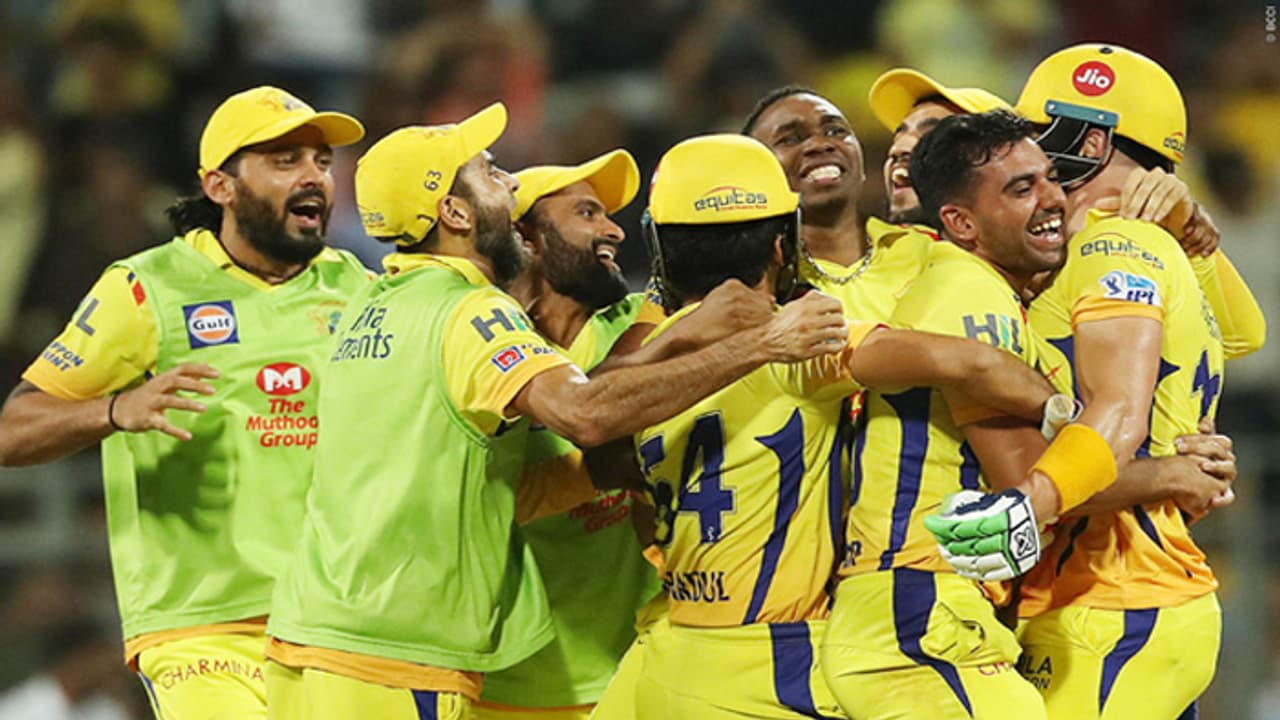 ఐపీఎల్ ఫైనల్ చేరిన చెన్నై. (వీడియో) ఐపీఎల్ ఫైనల్ చేరిన చెన్నై. (వీడియో)