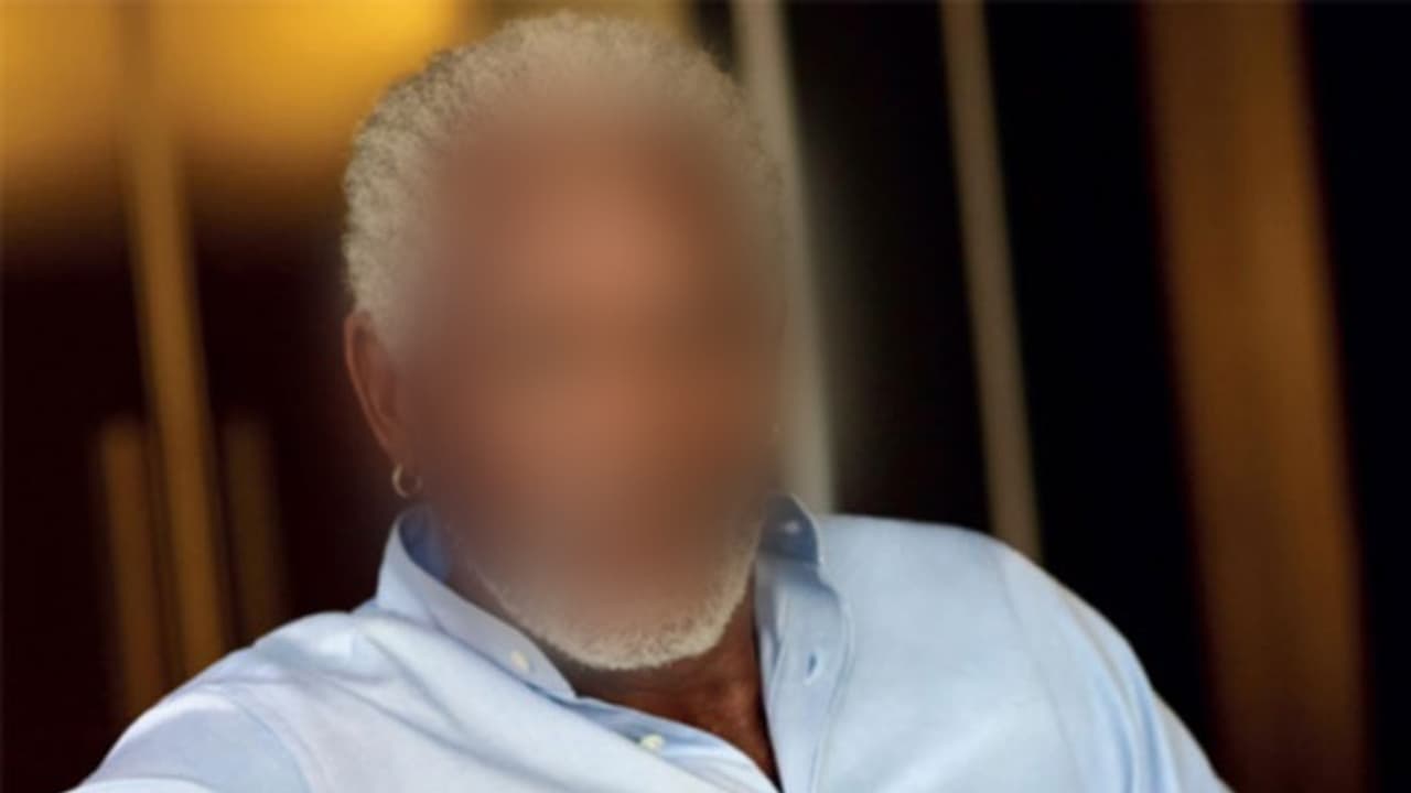 ఆమె స్కర్ట్ పైకెత్తి అసభ్యకర వ్యాఖ్యలు చేశాడు.. సీనియర్ నటుడి గుట్టురట్టు! ఆమె స్కర్ట్ పైకెత్తి అసభ్యకర వ్యాఖ్యలు చేశాడు.. సీనియర్ నటుడి గుట్టురట్టు!