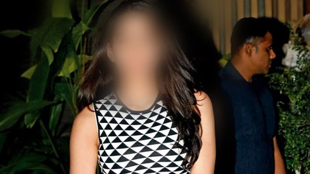 ఆ స్టార్ హీరో కూతురు మోసం చేసిందట! ఆ స్టార్ హీరో కూతురు మోసం చేసిందట!