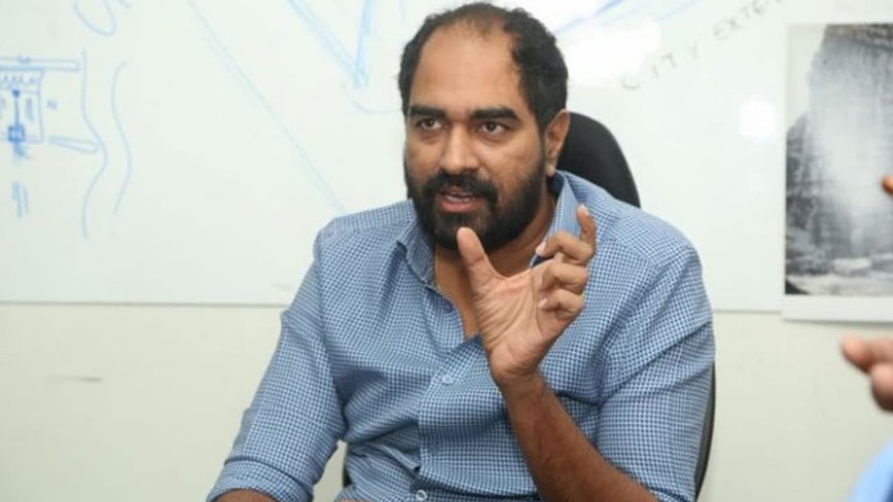 ఎన్టీఆర్ స్క్రిప్ట్ మొత్తం పక్కన పెట్టేశాడు! ఎన్టీఆర్ స్క్రిప్ట్ మొత్తం పక్కన పెట్టేశాడు!