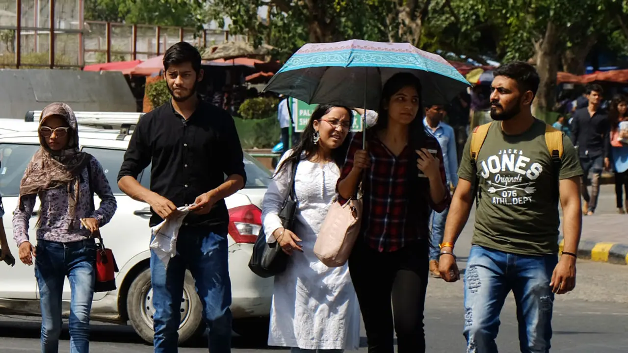 আজ আকাশ পরিষ্কার কলকাতায়, দক্ষিণবঙ্গে না হলেও উত্তরবঙ্গের ৫ জেলায় হালকা বর্ষণের পূর্বভাস