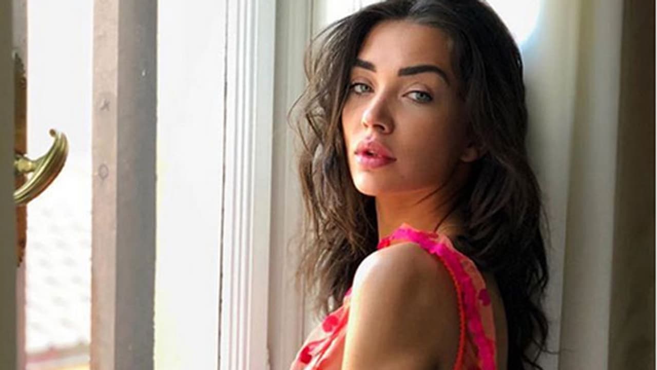 ఎక్స్ పోజింగ్ లో హద్దులు దాటింది! ఎక్స్ పోజింగ్ లో హద్దులు దాటింది!