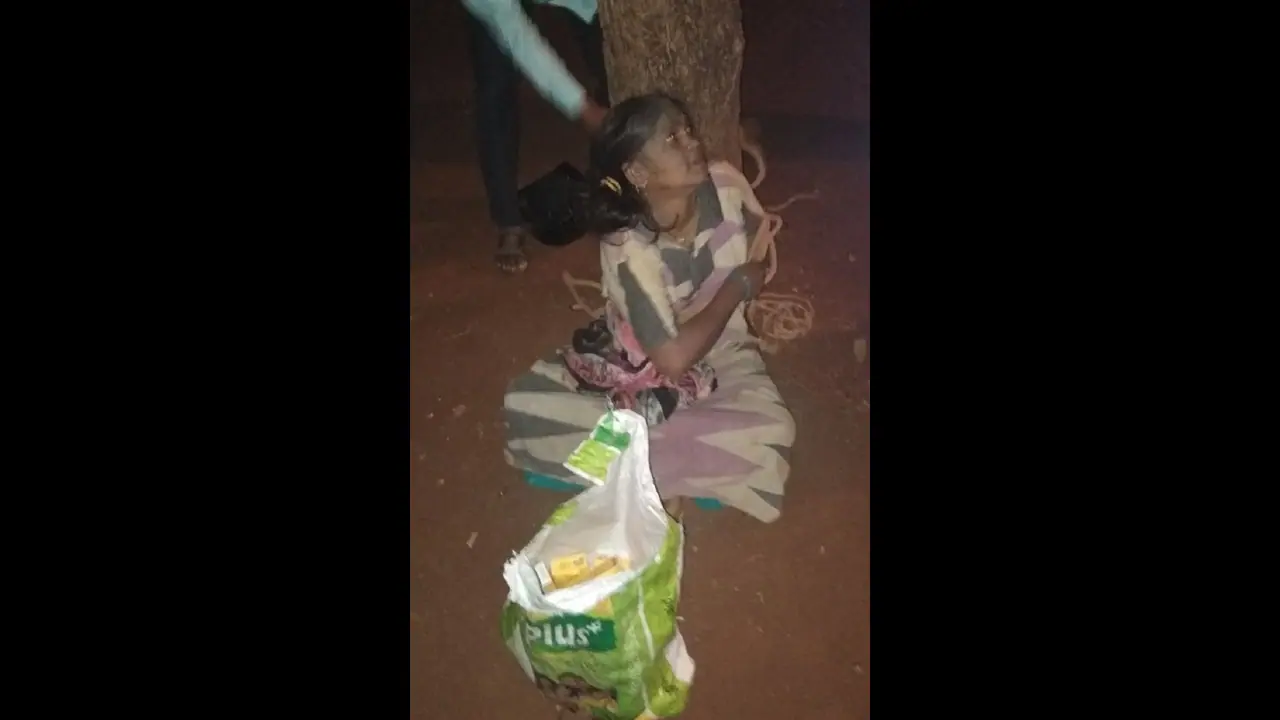 Karnataka: Woman mercilessly beaten for selling illicit liquor in Belagavi Karnataka: Woman mercilessly beaten for selling illicit liquor in Belagavi