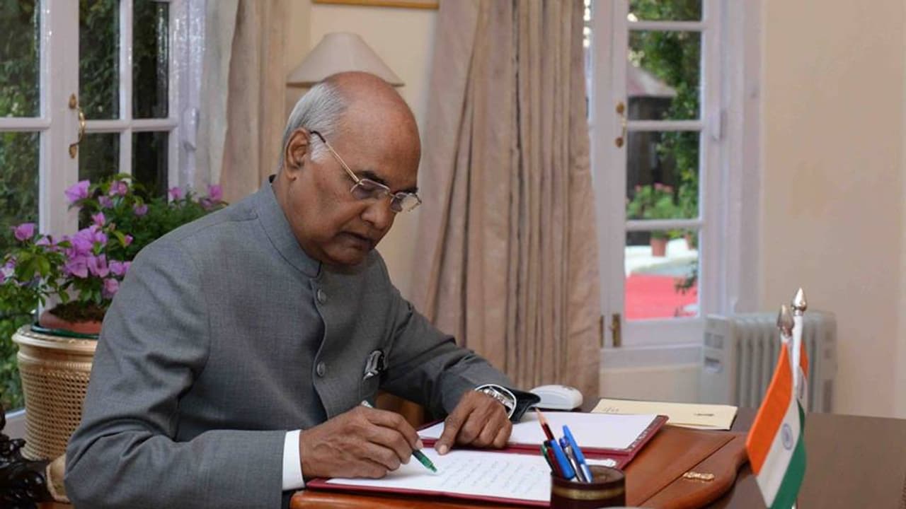 নিজের বাড়ি বেচে দিলেন প্রাক্তন রাষ্ট্রপতি রামনাথ কোবিন্দ! কত টাকায় কাকে বিক্রি করলেন সেই বাড়ি? 