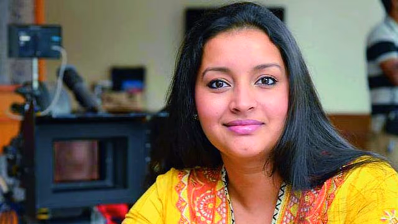 ఆయనతో ఉంటే సేఫ్ గా ఉంటా.. రేణుదేశాయ్ కామెంట్స్! ఆయనతో ఉంటే సేఫ్ గా ఉంటా.. రేణుదేశాయ్ కామెంట్స్!