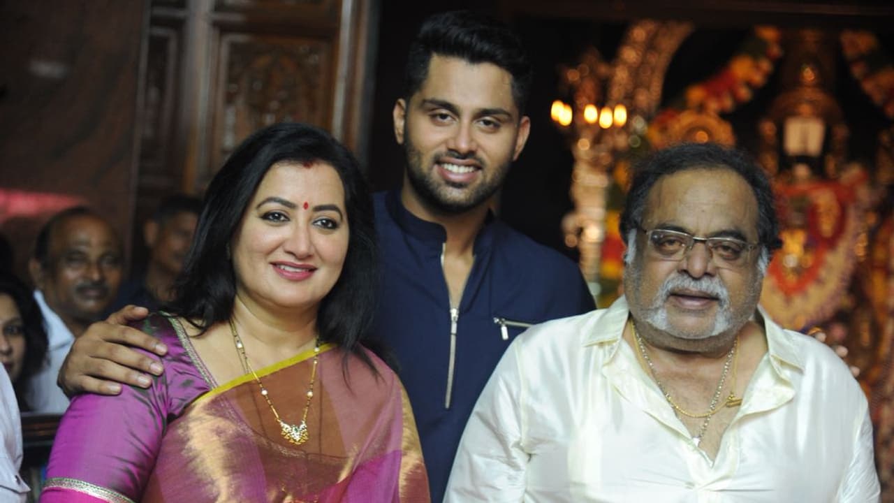 ನನಗೆ ರಾಜಕೀಯ ಆಗಿಬರಲ್ಲ; ಸಿನಿಮಾ ಆಸಕ್ತಿ ಹೆಚ್ಚಾಗಿದೆ: ಅಂಬರೀಶ್ ನನಗೆ ರಾಜಕೀಯ ಆಗಿಬರಲ್ಲ; ಸಿನಿಮಾ ಆಸಕ್ತಿ ಹೆಚ್ಚಾಗಿದೆ: ಅಂಬರೀಶ್