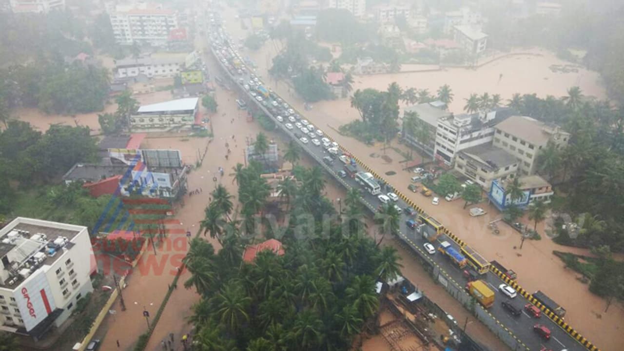 ಮಂಗಳೂರು ನೋಡಿದ್ವಿ..ಮಳೆಗೆ ಬೆಂಗಳೂರು ಸನ್ನದ್ಧವಾಗಿದೆಯಂತೆ! ಮಂಗಳೂರು ನೋಡಿದ್ವಿ..ಮಳೆಗೆ ಬೆಂಗಳೂರು ಸನ್ನದ್ಧವಾಗಿದೆಯಂತೆ!