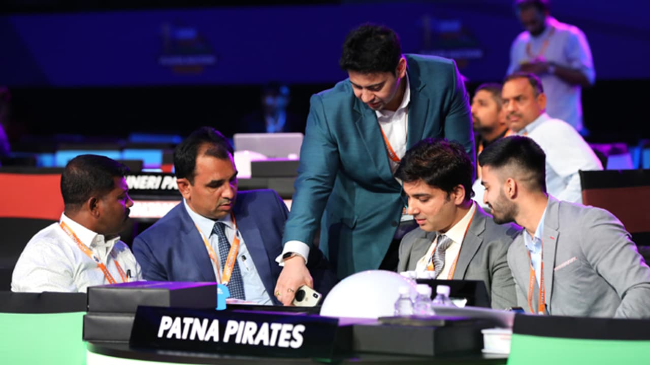 PKL 6: ಮೊದಲ ದಿನದ ಹರಾಜಿನ ಬಳಿಕ ಪಾಟ್ನಾ ಪೈರೇಟ್ಸ್ ತಂಡ ಹೀಗಿದೆ PKL 6: ಮೊದಲ ದಿನದ ಹರಾಜಿನ ಬಳಿಕ ಪಾಟ್ನಾ ಪೈರೇಟ್ಸ್ ತಂಡ ಹೀಗಿದೆ