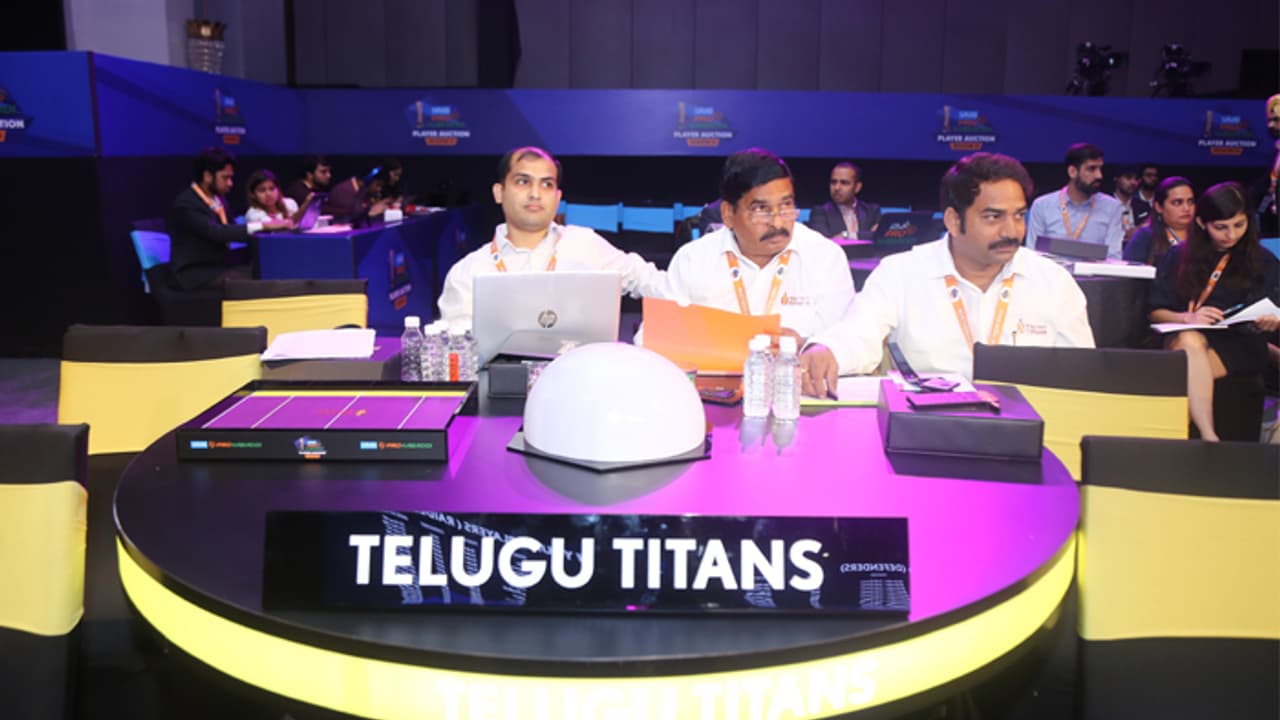 PKL 6: ಮೊದಲ ದಿನದ ಹರಾಜಿನ ಬಳಿಕ ತೆಲುಗು ಟೈಟಾನ್ಸ್ ತಂಡ ಹೀಗಿದೆ PKL 6: ಮೊದಲ ದಿನದ ಹರಾಜಿನ ಬಳಿಕ ತೆಲುಗು ಟೈಟಾನ್ಸ್ ತಂಡ ಹೀಗಿದೆ