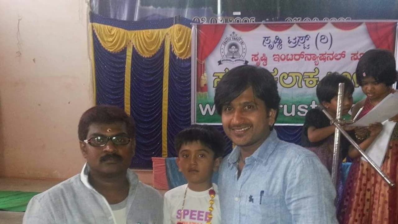 ಸಾವಿನಲ್ಲೂ ಸಾರ್ಥಕತೆ ಮೆರೆದ ಮೃತ ಚಂದನ್ ಕುಟುಂಬ ಸಾವಿನಲ್ಲೂ ಸಾರ್ಥಕತೆ ಮೆರೆದ ಮೃತ ಚಂದನ್ ಕುಟುಂಬ