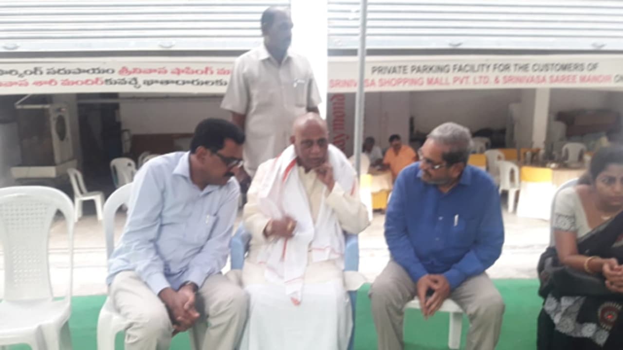 దత్తాత్రేయను పరామర్శించిన అల్లం, చక్రపాణి