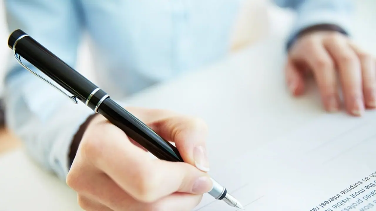 ‘ಮಹಿಳೆ ಕಾಮೋತ್ತೇಜಕ ವಸ್ತು’ ಬಗ್ಗೆ ಪ್ರಬಂಧ ಬರೆಯಿರಿ: ಪ್ರಶ್ನೆ ನೋಡಿ ವಿದ್ಯಾರ್ಥಿಗಳು ಶಾಕ್!