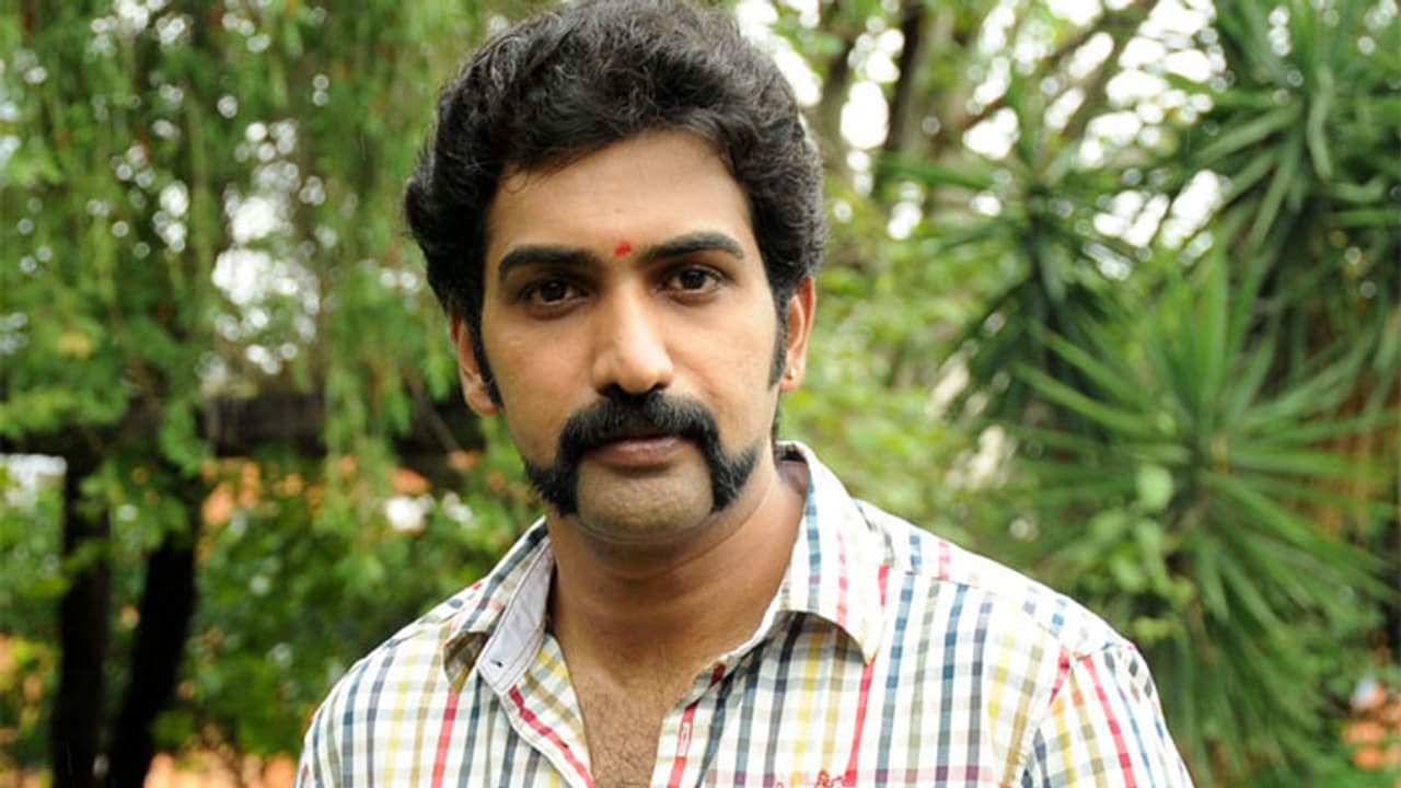 లోకేష్ పాదయాత్రలో సొమ్మసిల్లి పడిపోయిన తారకరత్న: ఆరోగ్యం సీరియస్ లోకేష్ పాదయాత్రలో సొమ్మసిల్లి పడిపోయిన తారకరత్న: ఆరోగ్యం సీరియస్