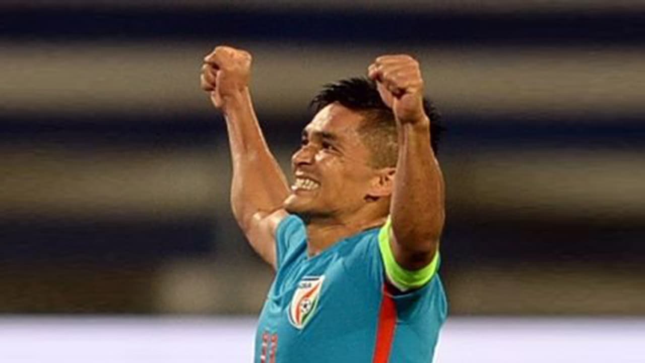 మమ్మల్ని తిట్టండి, కానీ చూడండి: స్టేడియం ఫుల్ మమ్మల్ని తిట్టండి, కానీ చూడండి: స్టేడియం ఫుల్