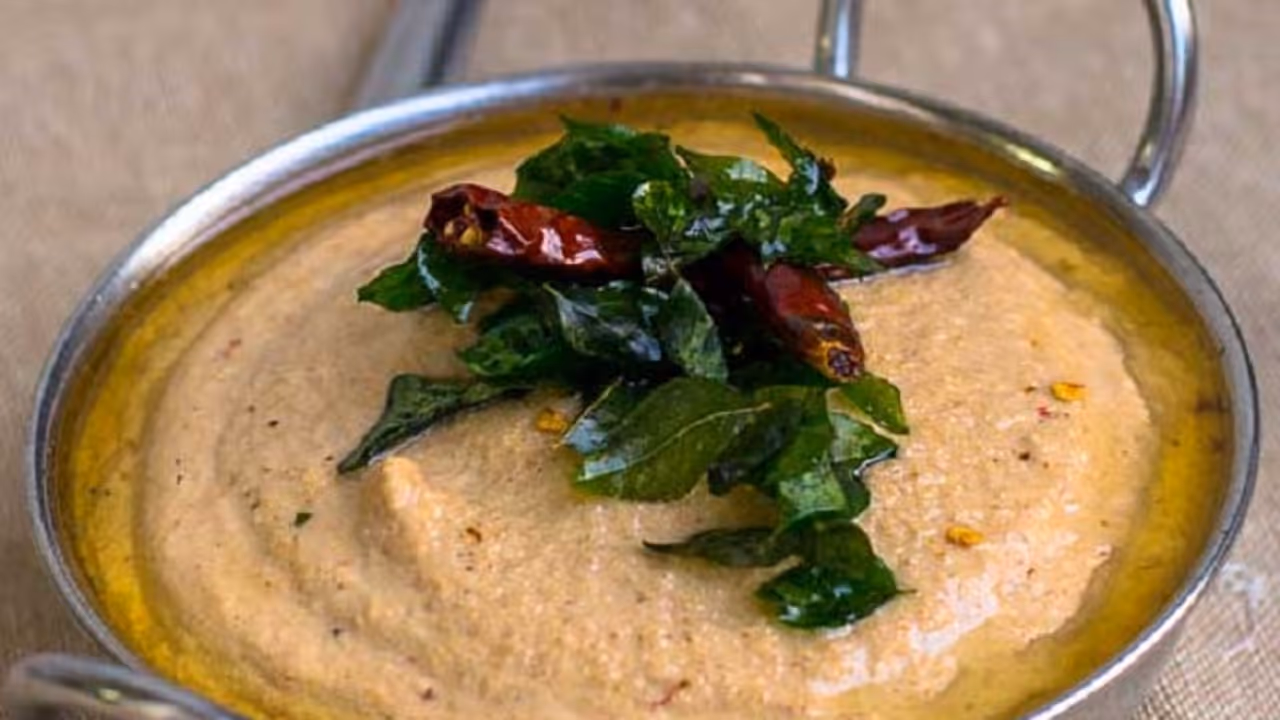 இட்லி தோசைக்கு அட்டகாசமான சின்ன வெங்காய சட்னி.. ரெசிபி இதோ!