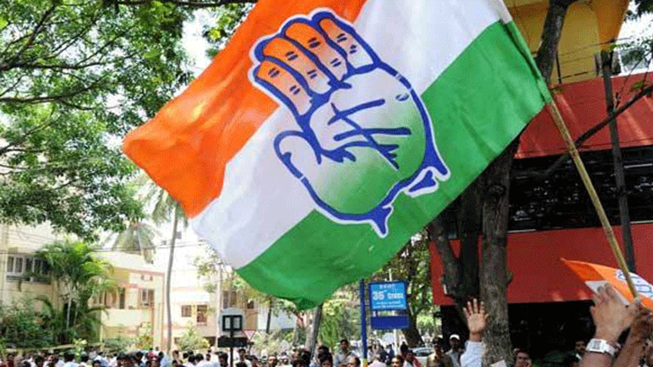 4 ಬಣಗಳಾಗಿ ಒಡೆದು ಕಾಂಗ್ರೆಸ್ ಬಂಡಾಯ